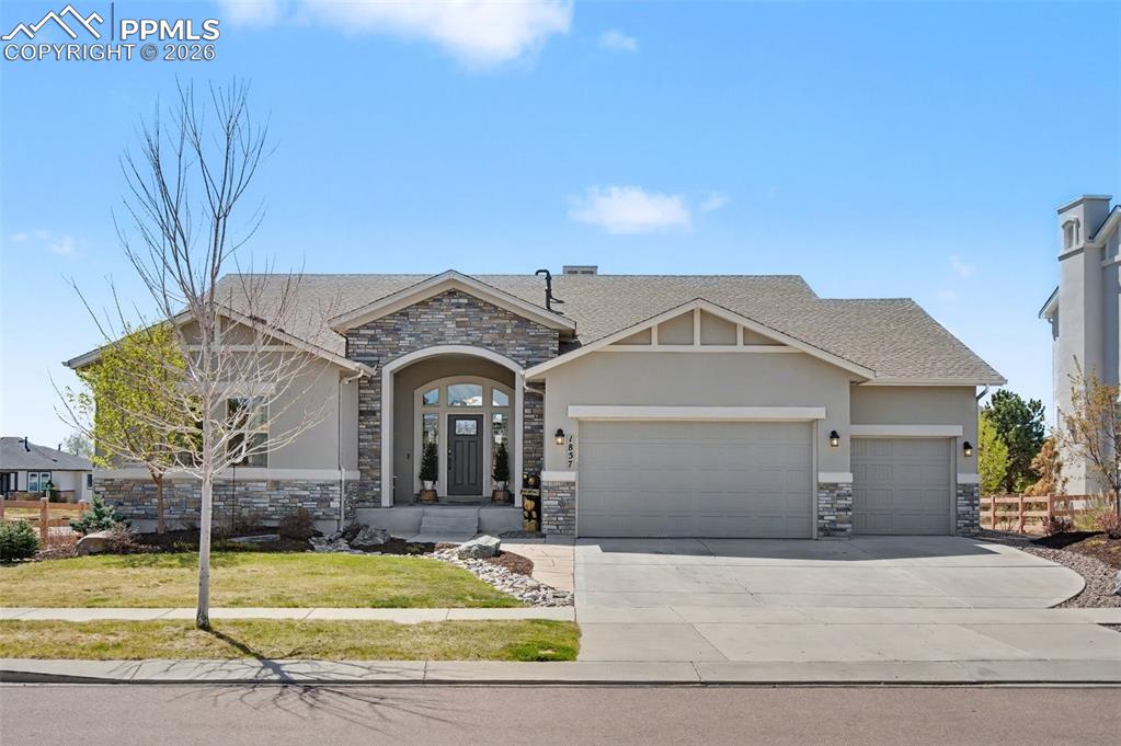 Image 4 of 50: Front of Structure