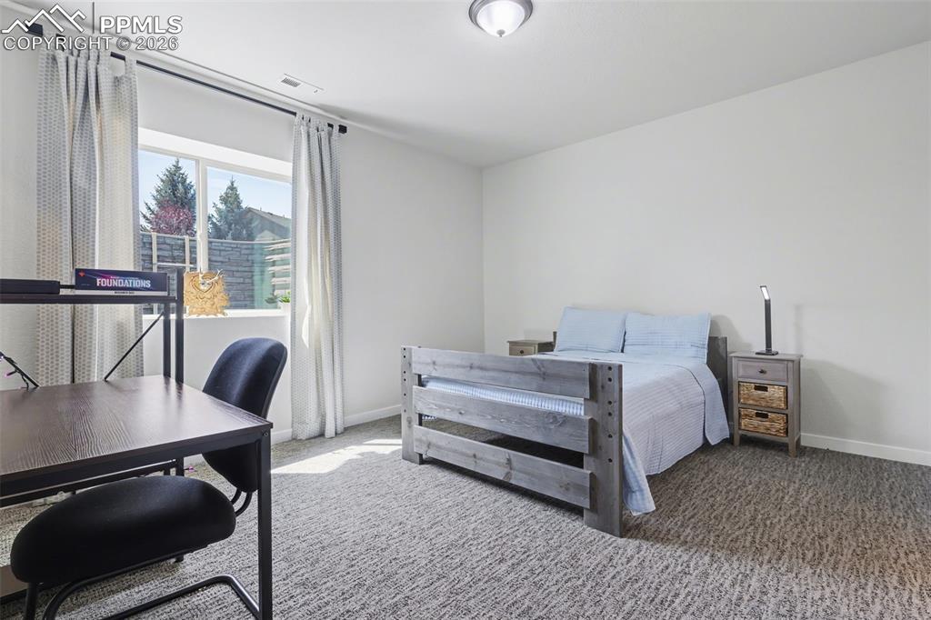 Image 42 of 50: Bedroom