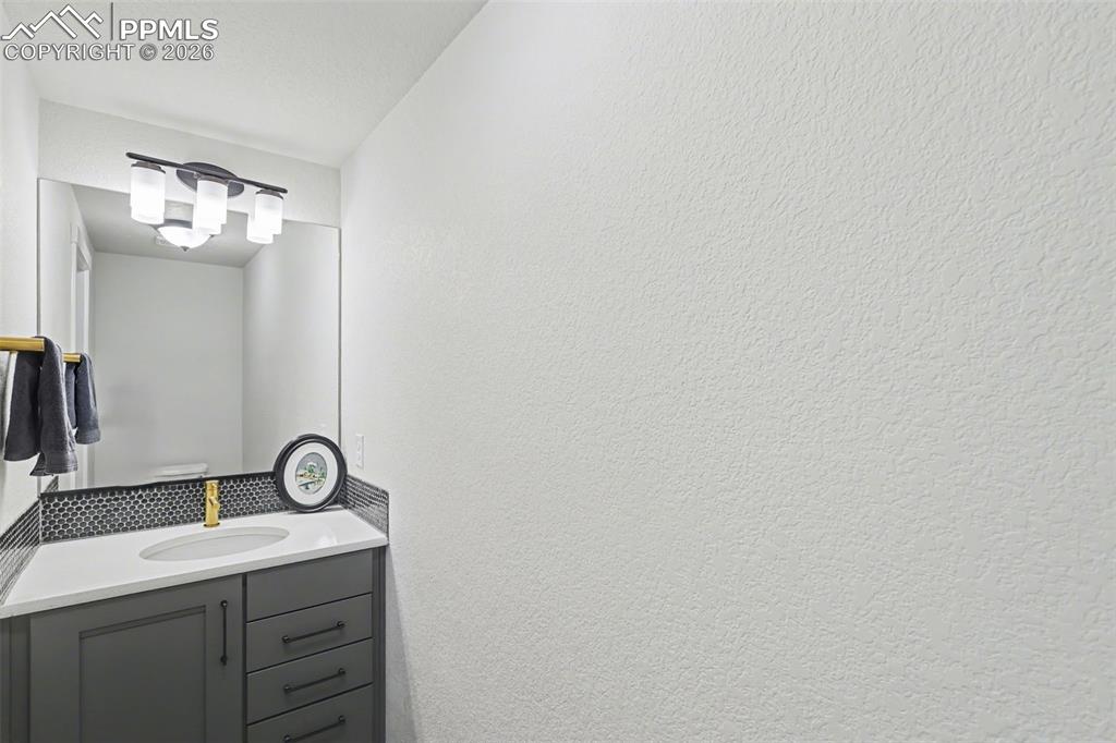 Image 43 of 50: Bathroom