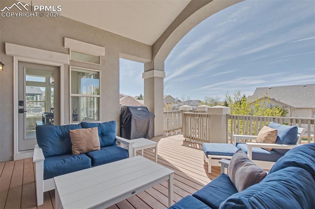 Image 45 of 50: Deck