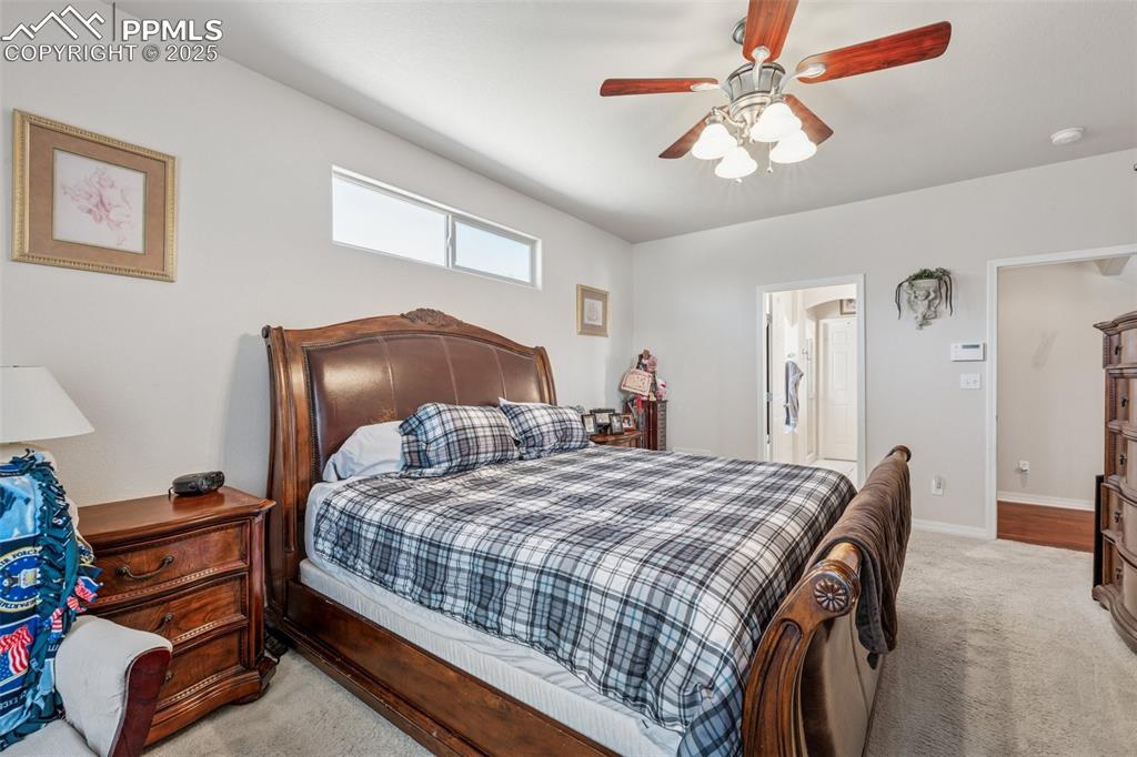 Image 14 of 28: Bedroom