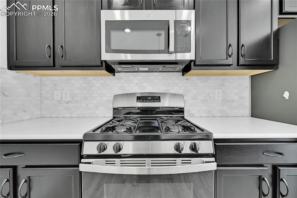 Image 10 of 34: Kitchen