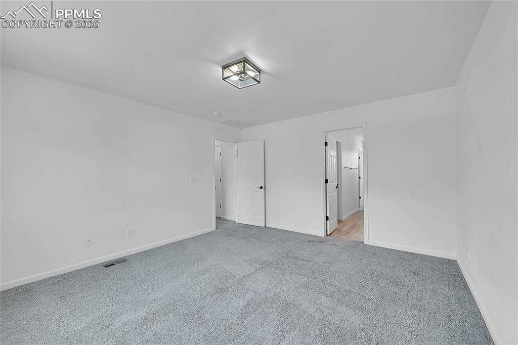 Image 17 of 34: Bedroom