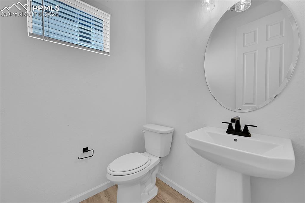 Image 5 of 34: Bathroom