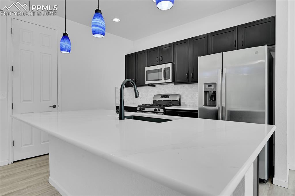 Image 7 of 34: Kitchen