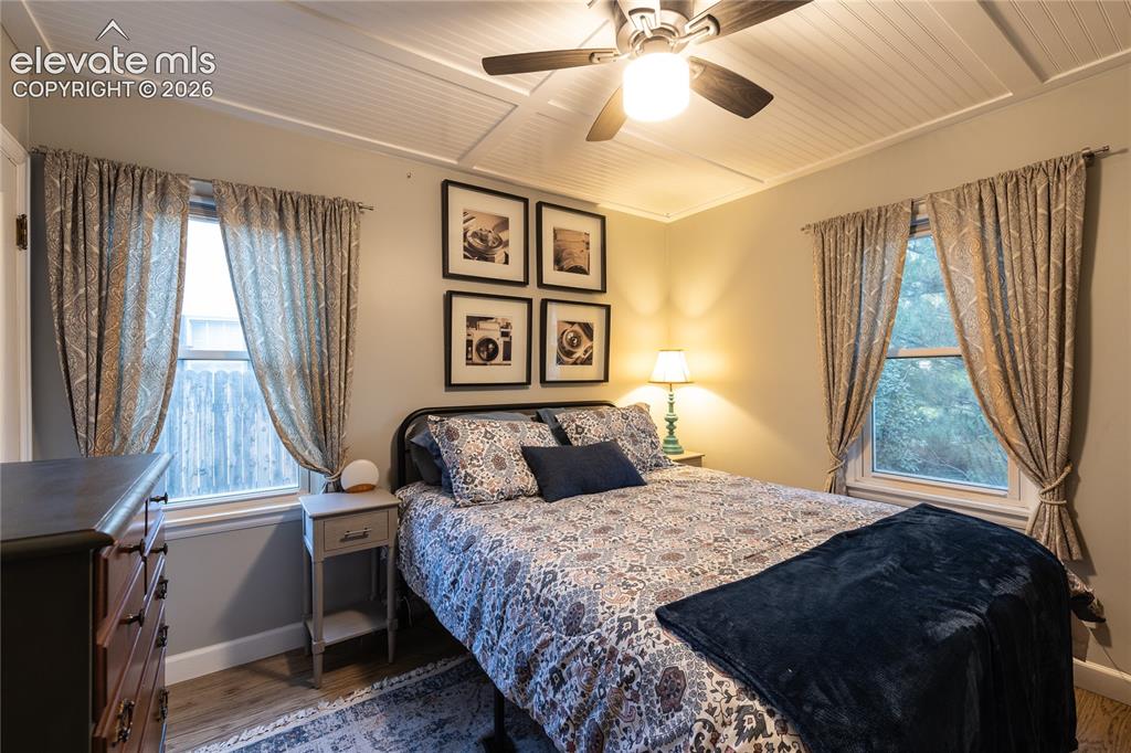 Image 11 of 23: Bedroom