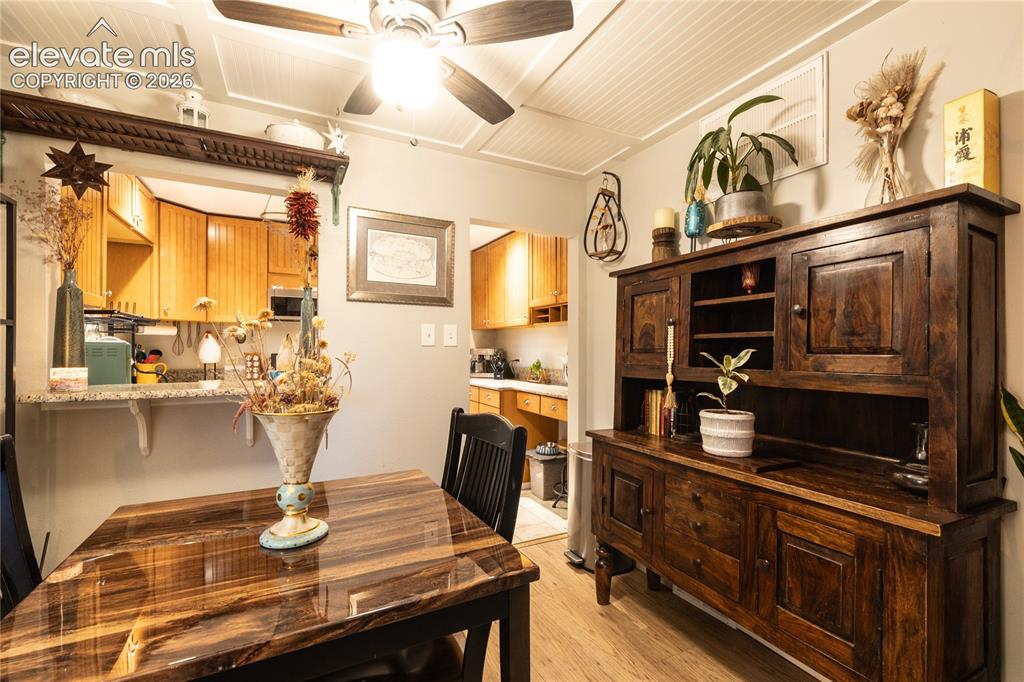 Image 9 of 23: Dining Area