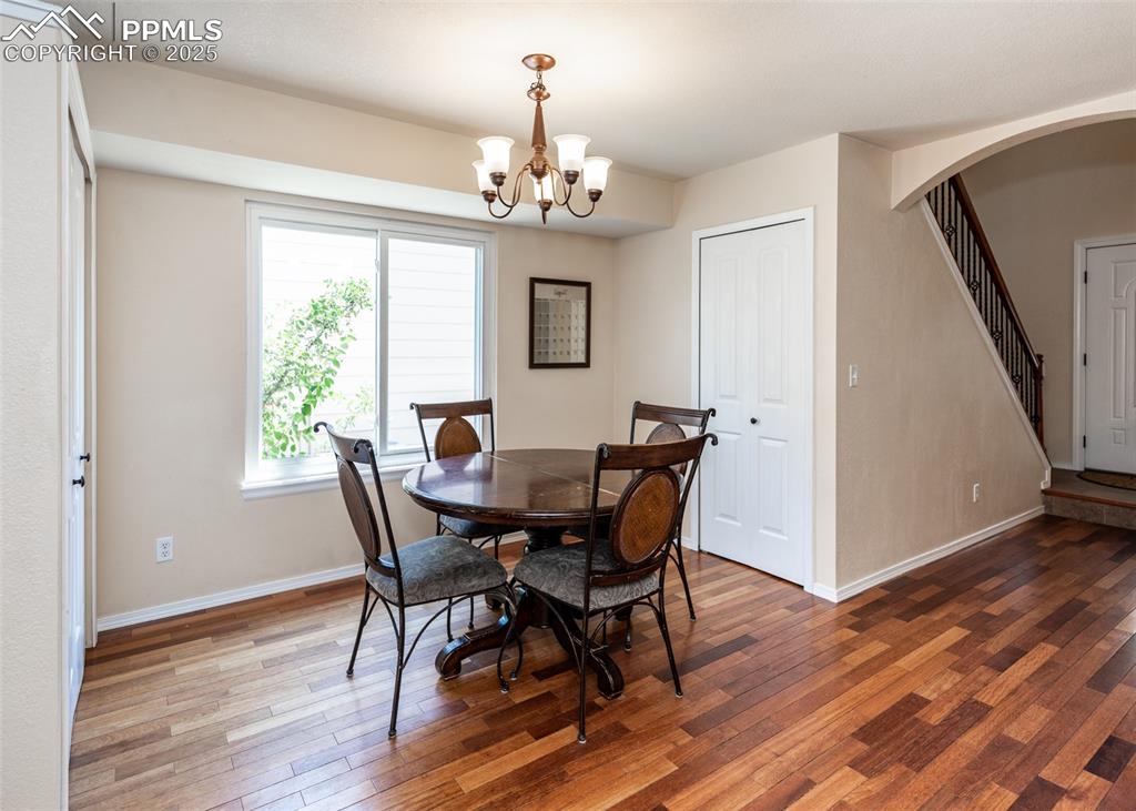 Image 12 of 50: Dining Area