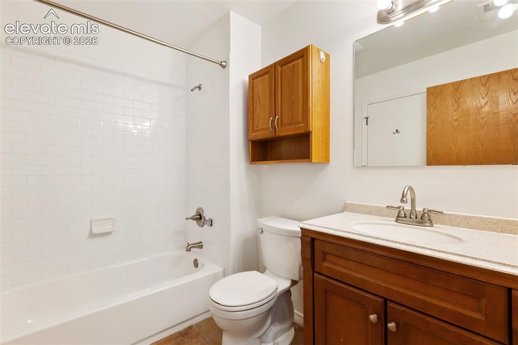 Image 15 of 26: Full Bath 