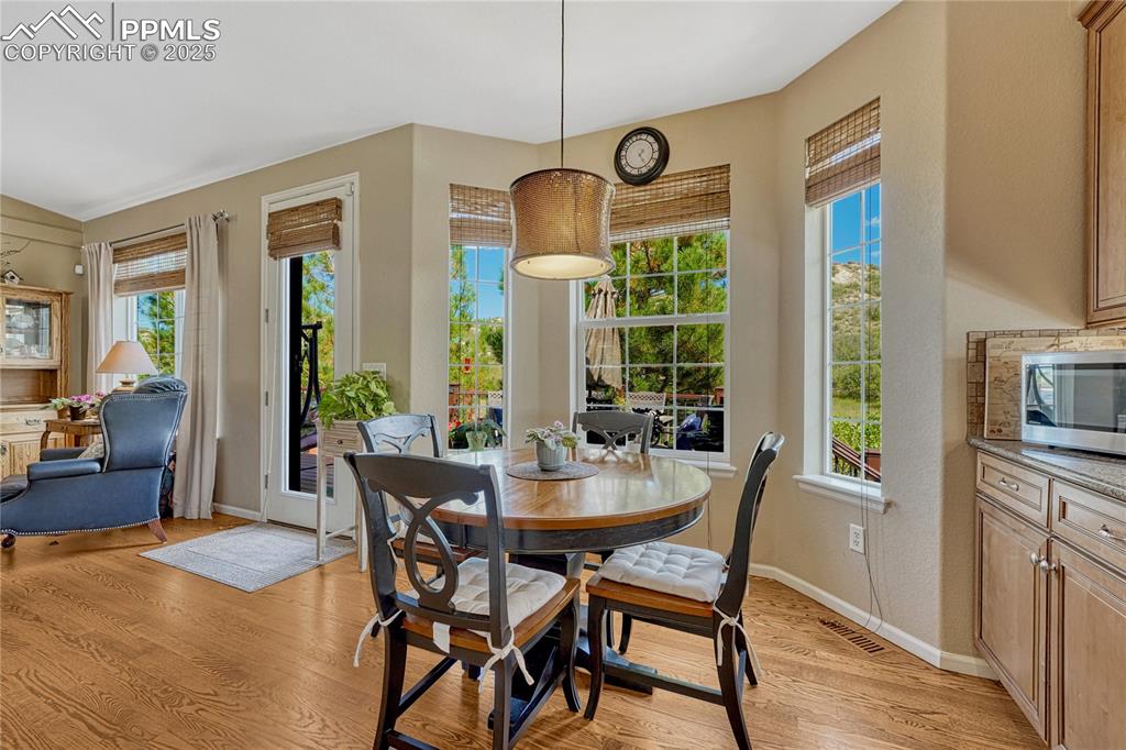 Image 11 of 43: Dining Area