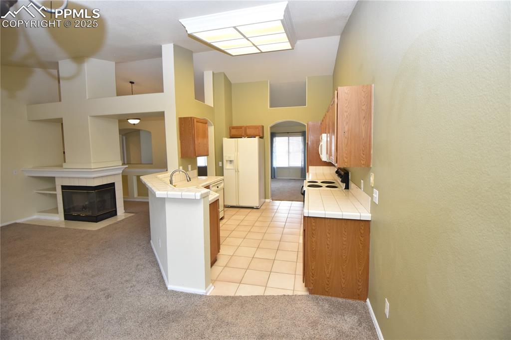 Image 10 of 36: Kitchen