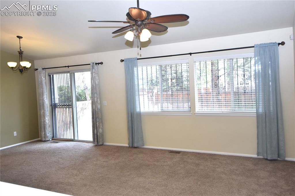 Image 14 of 36: Family Room