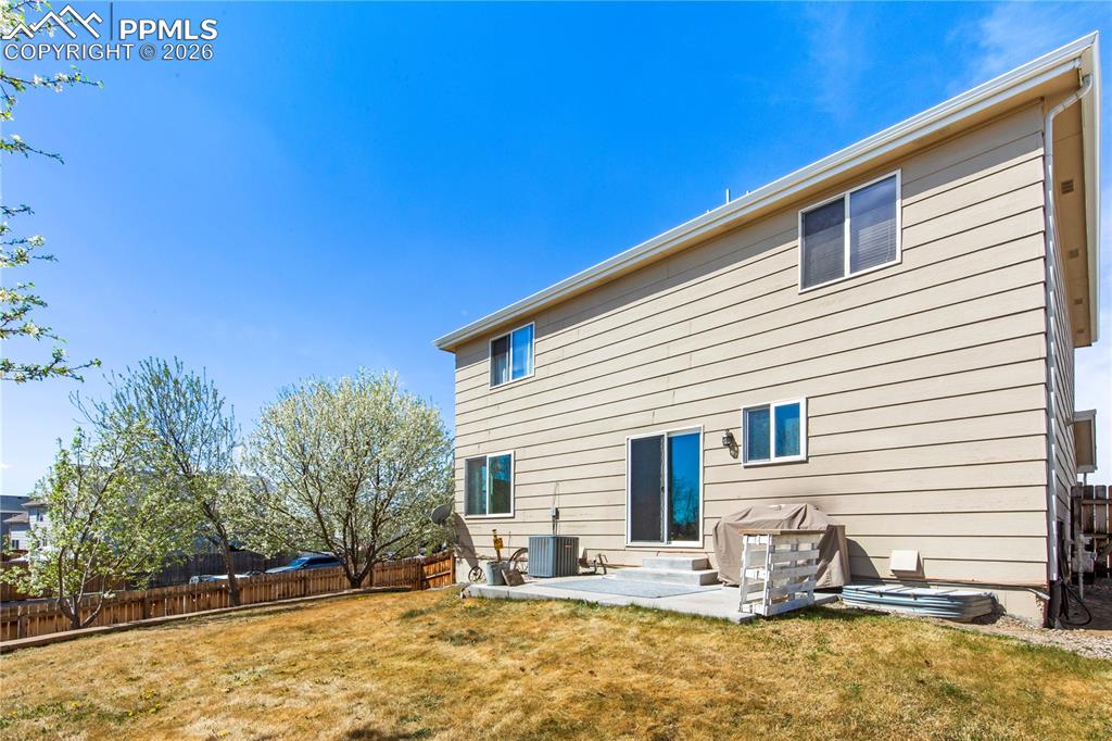 Image 22 of 27: Back of Structure