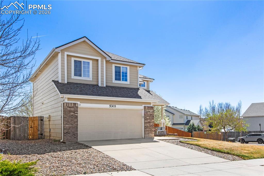 Image 3 of 27: Front of Structure