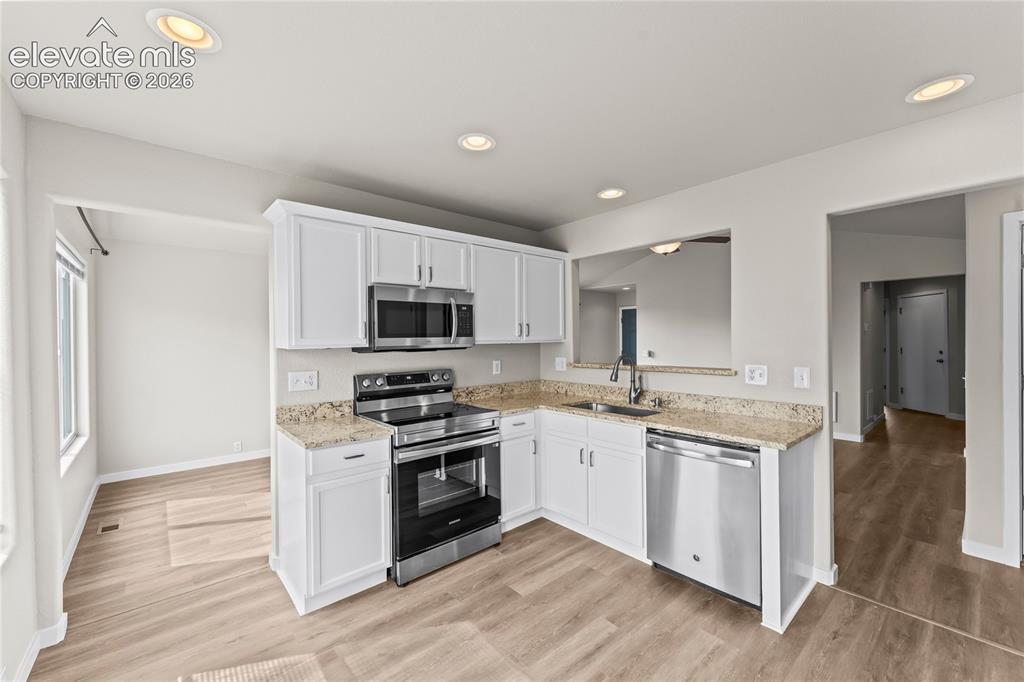 Image 12 of 39: Kitchen