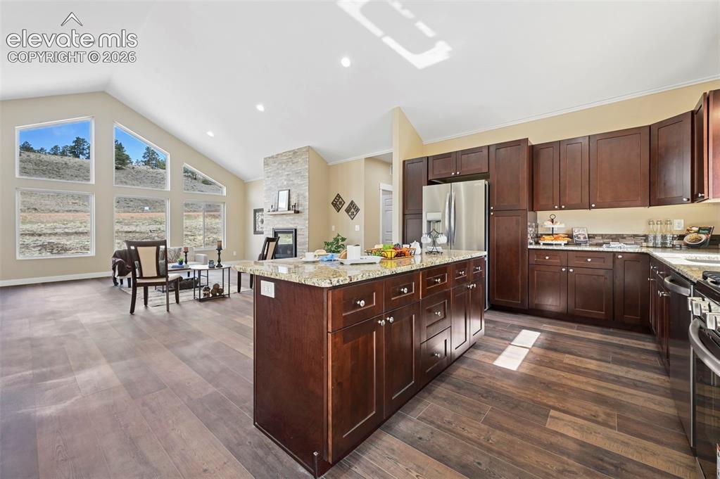 Image 10 of 39: Kitchen