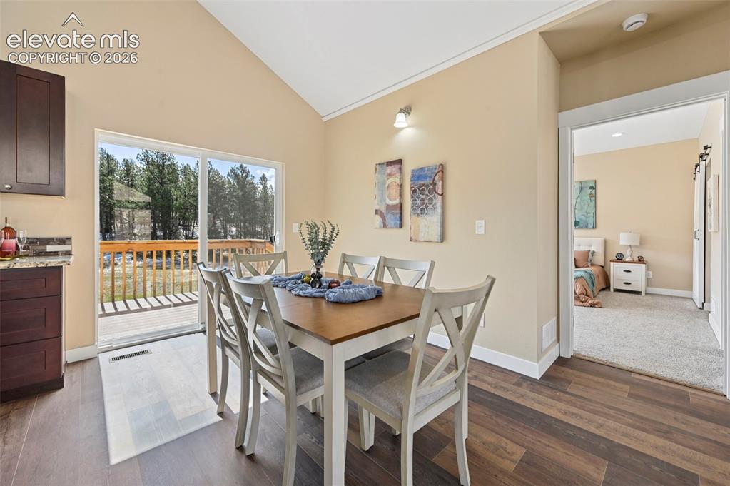 Image 11 of 39: Dining Area