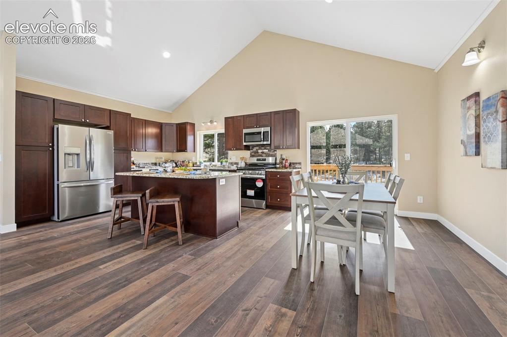 Image 8 of 39: Kitchen