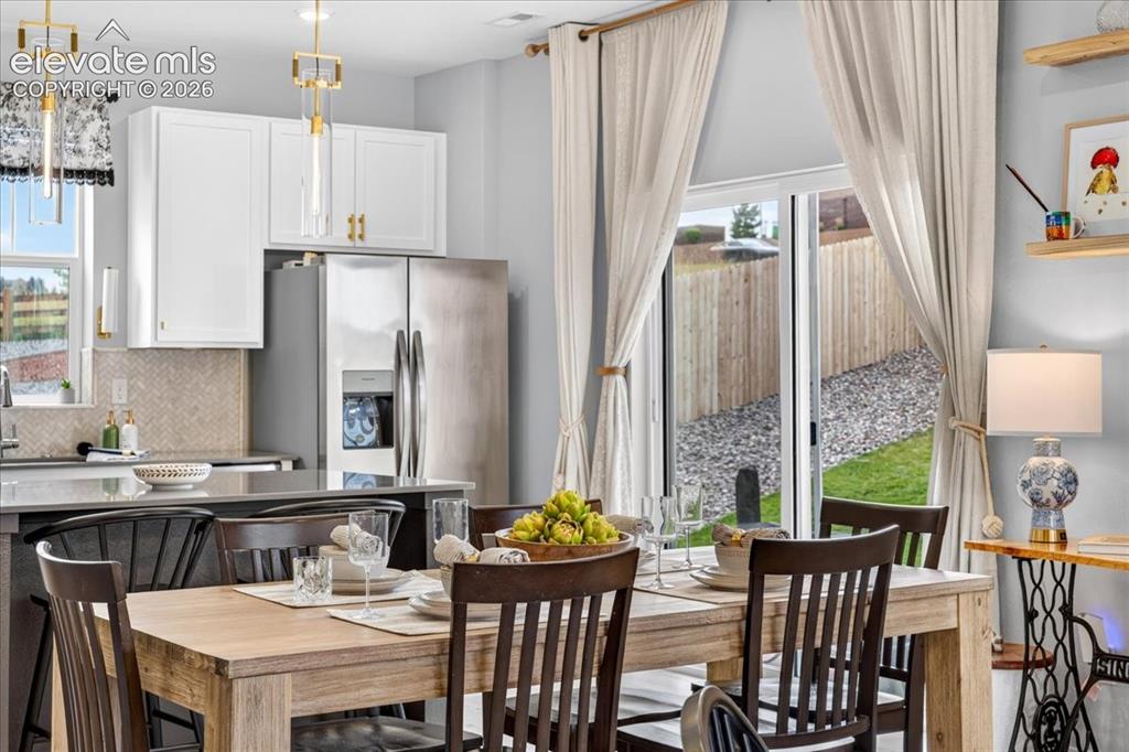 Image 13 of 44: Dining Area
