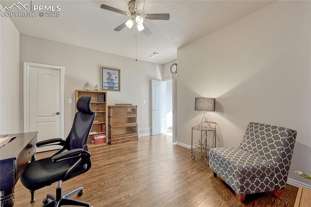 Image 20 of 48: ...hardwood floors, French doors and a walk-in closet. Would also make a gr