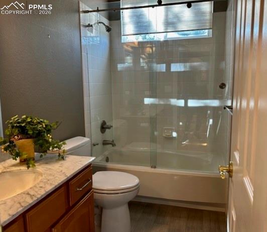 Image 15 of 21: Bathroom