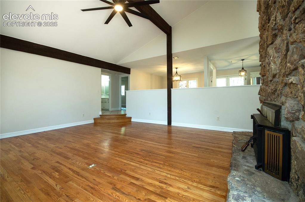 Image 16 of 46: Living Room