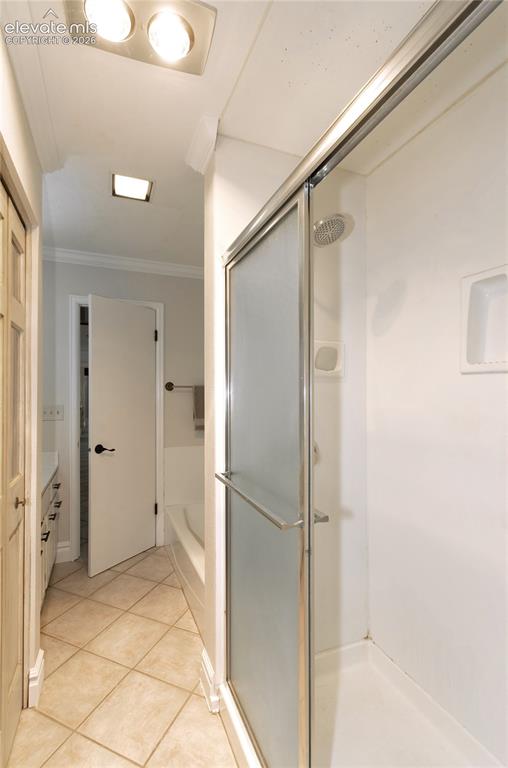 Image 38 of 46: Bathroom