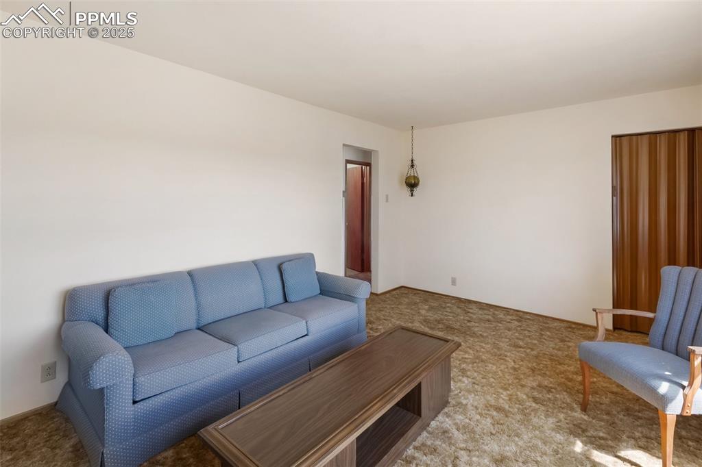 Image 12 of 45: Living Room