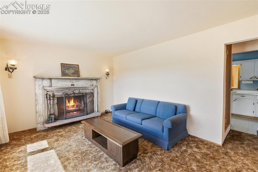 Image 15 of 45: Living Room