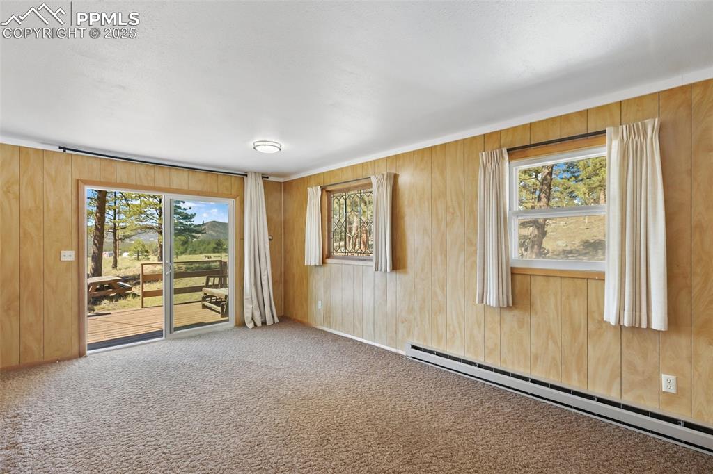 Image 18 of 45: Family Room