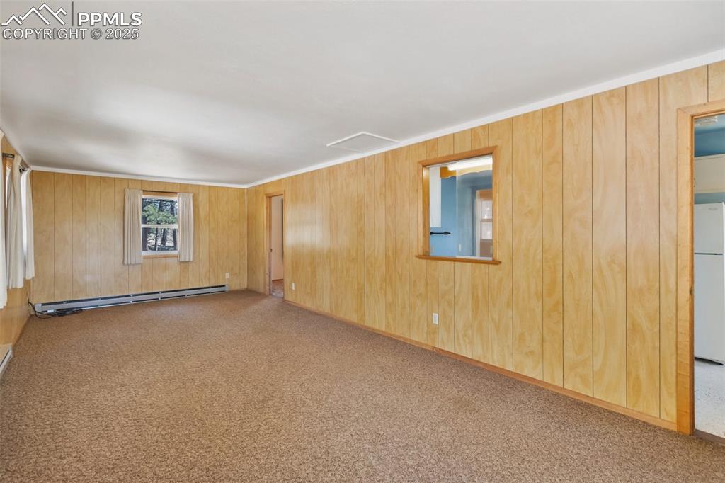 Image 19 of 45: Family Room