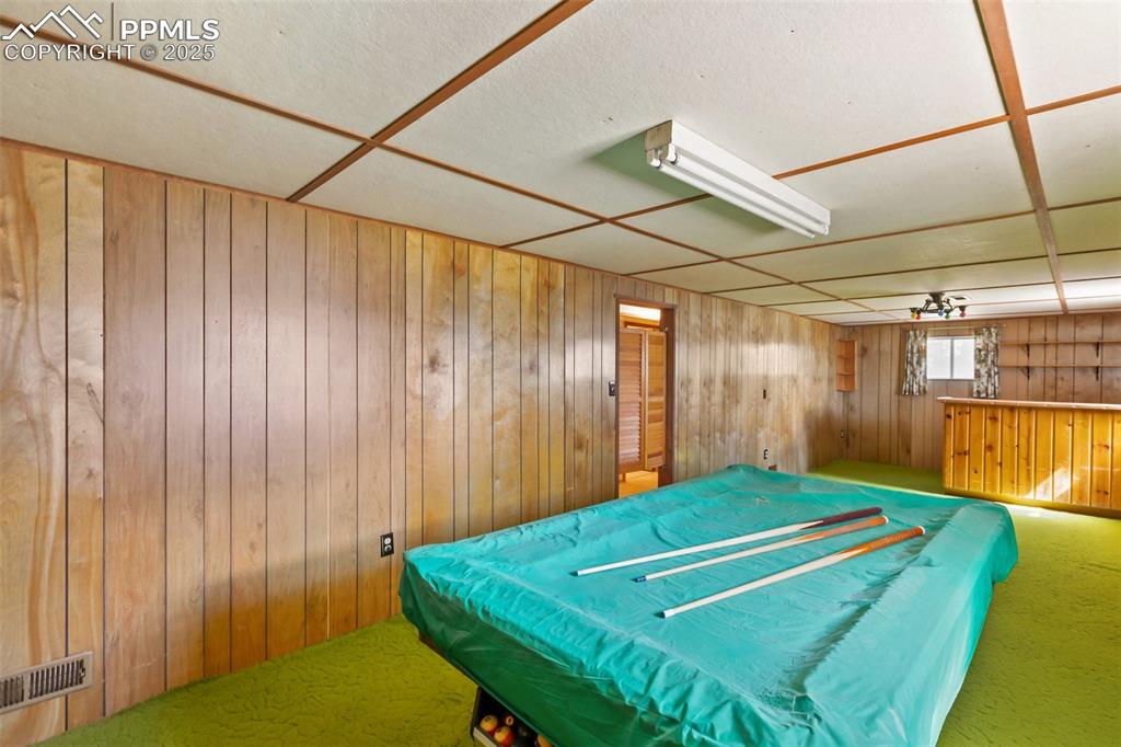 Image 32 of 45: Game Room