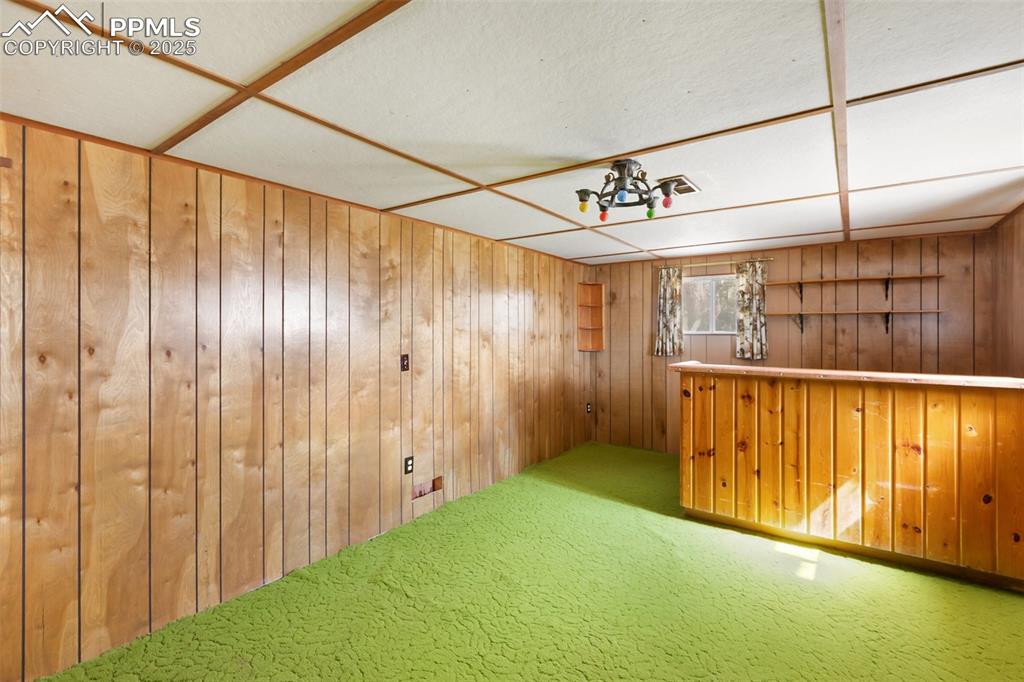 Image 33 of 45: Game Room