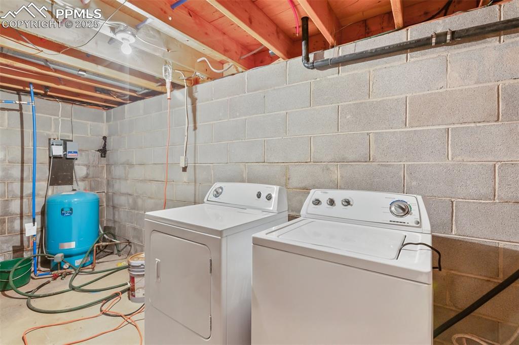 Image 34 of 45: Laundry