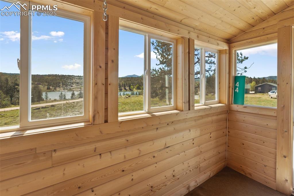 Image 9 of 45: Sun Room