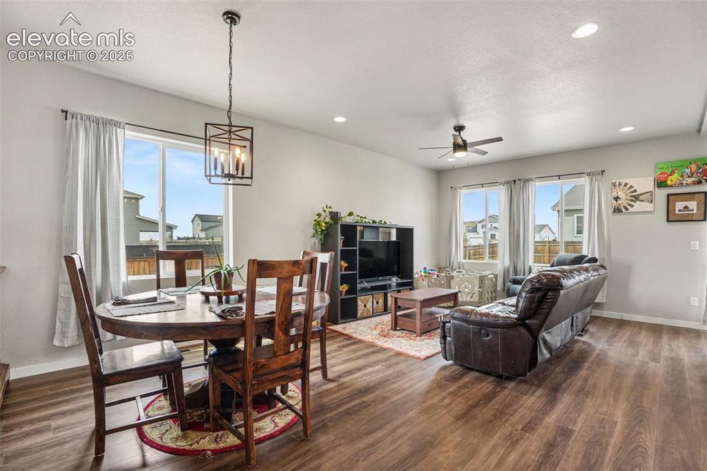 Image 8 of 34: Dining Area