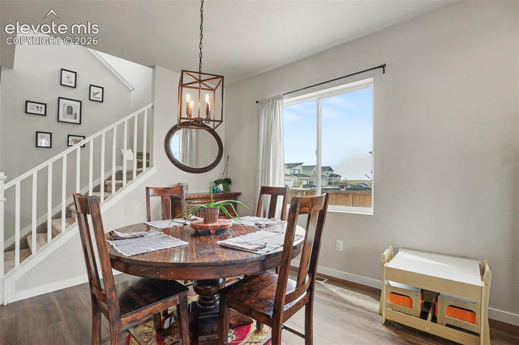 Image 9 of 34: Dining Area