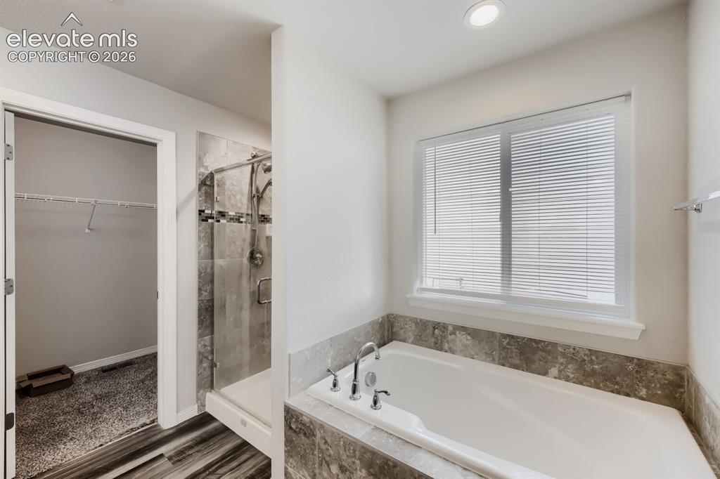 Image 12 of 22: Bathroom