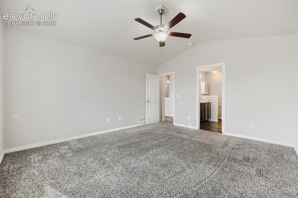 Image 16 of 22: Bedroom