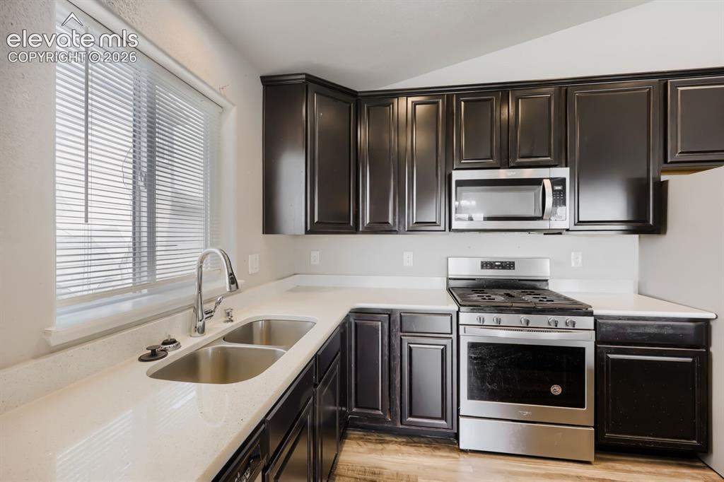 Image 6 of 22: Kitchen
