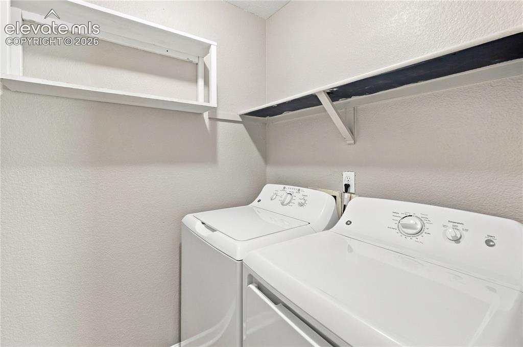 Image 11 of 50: Laundry