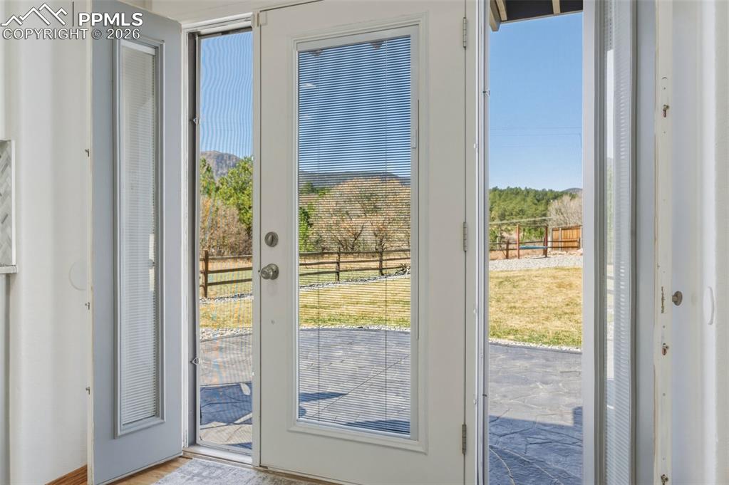 Image 11 of 39: Kitchen