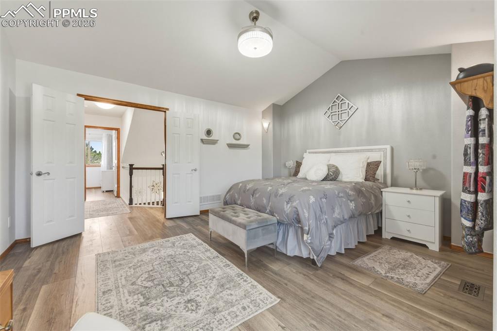 Image 21 of 39: Laundry