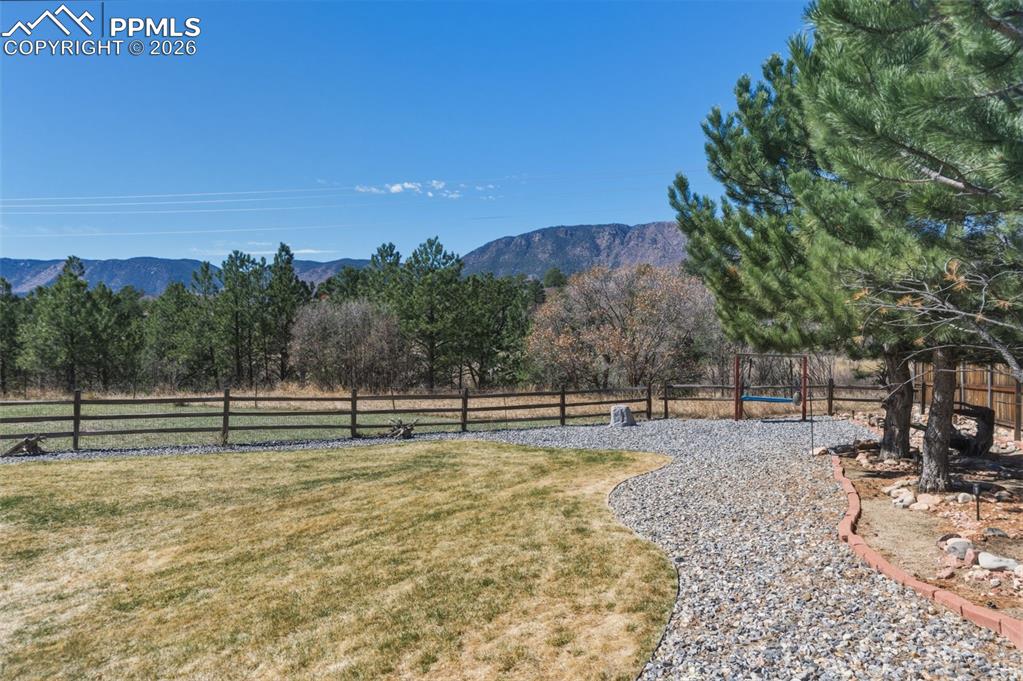 Image 34 of 39: Bathroom