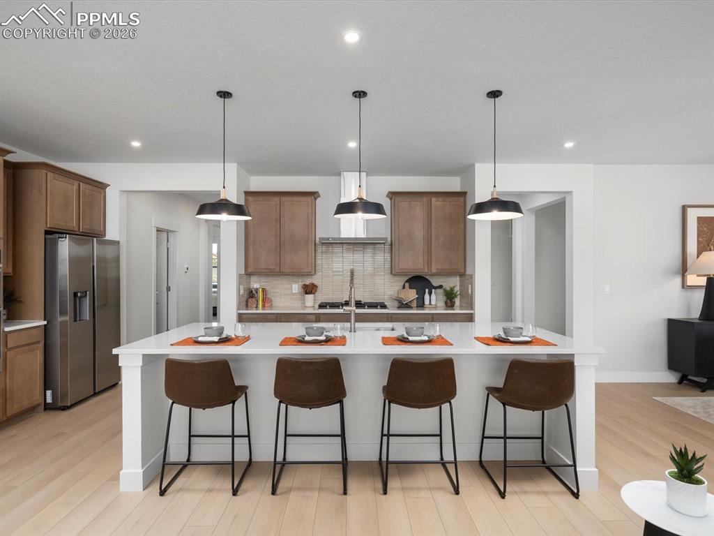 Image 10 of 40: Kitchen