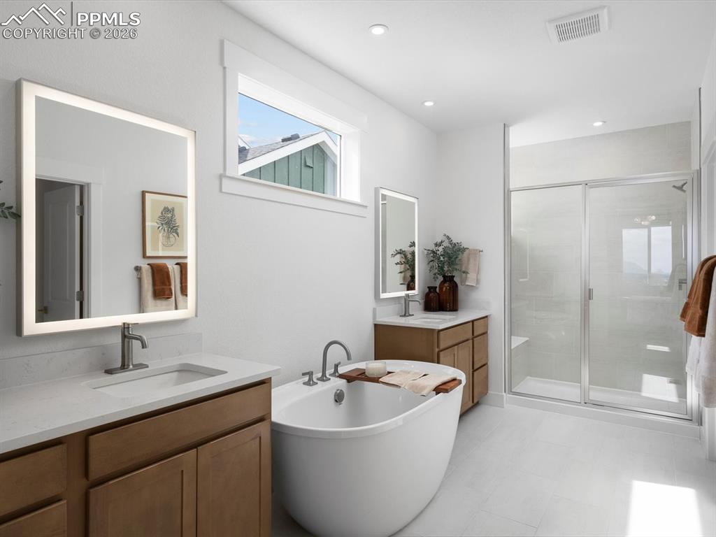 Image 17 of 40: Bathroom