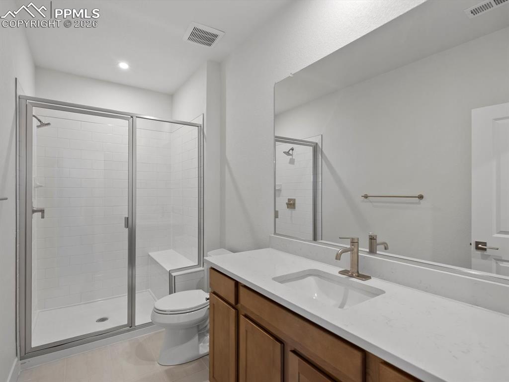 Image 29 of 40: Bathroom