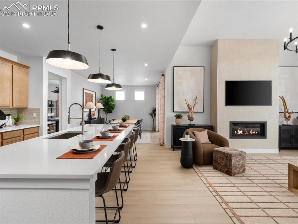 Image 6 of 40: Kitchen