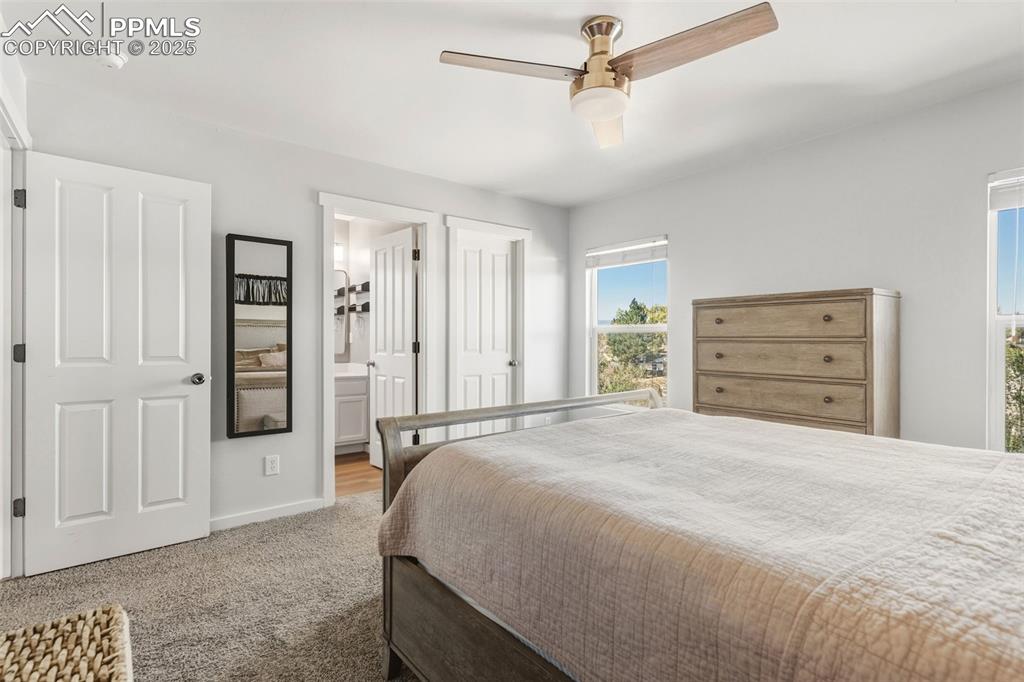 Image 12 of 33: Bedroom