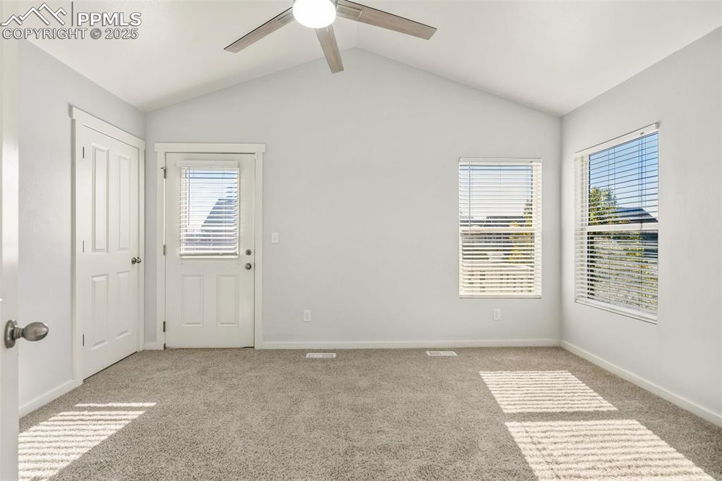 Image 15 of 33: Bedroom